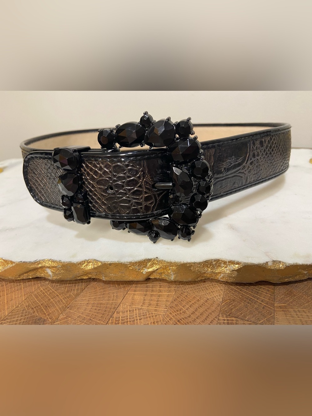 Striking Chico’s Women's Black Jeweled Buckle Croc-Embossed Leather Belt Size S